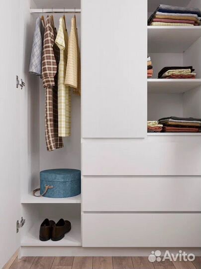 Шкаф распашной с выдвижными ящиками