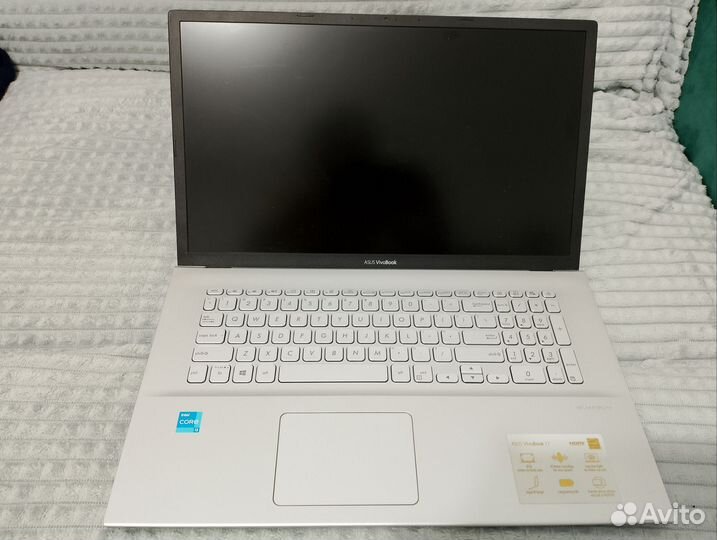 VivoBook 17 K712E