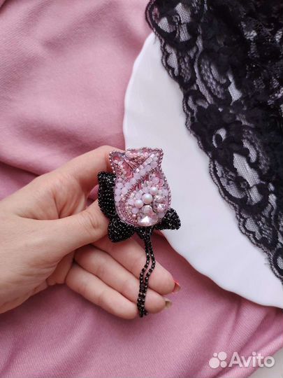 Брошь ручной работы цветы