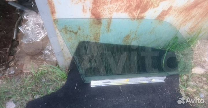 Стекло двери передней левой Saab 9-3 1999