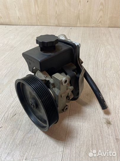 Насос гидроусилителя руля Mercedes Benz C200 W203