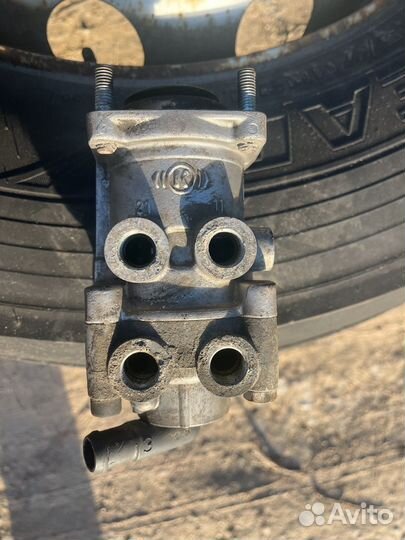 Кран тормозной