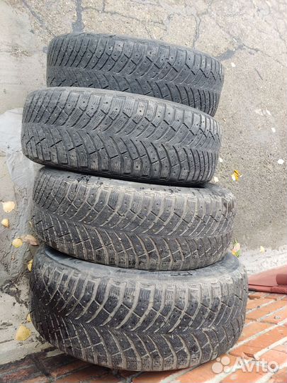 Michelin X-Ice North 4 225/60 R17