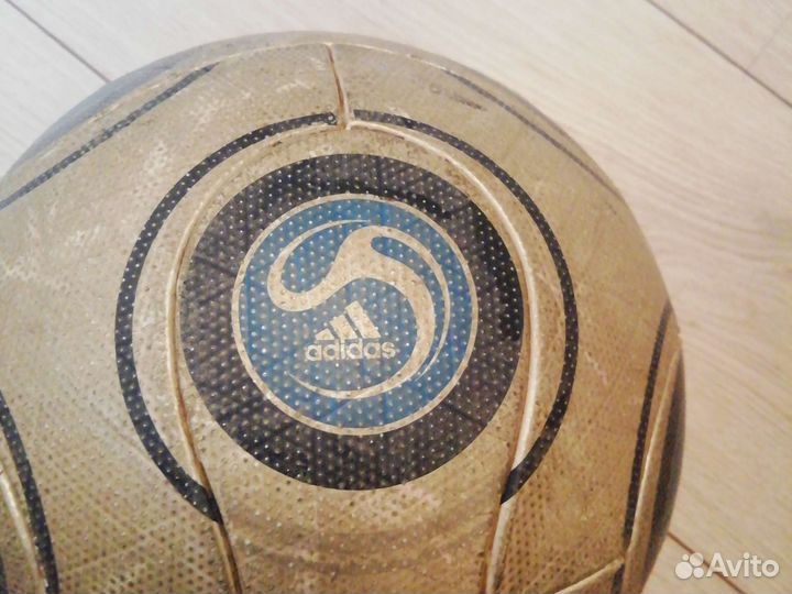 Футбольный мяч adidas europass