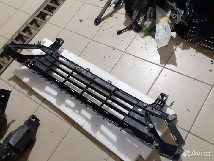 Решетка переднего бампера Kia K5