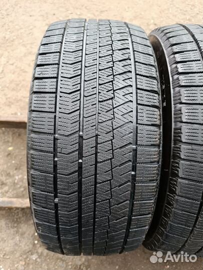 Bridgestone Blizzak Ice 225/50 R17