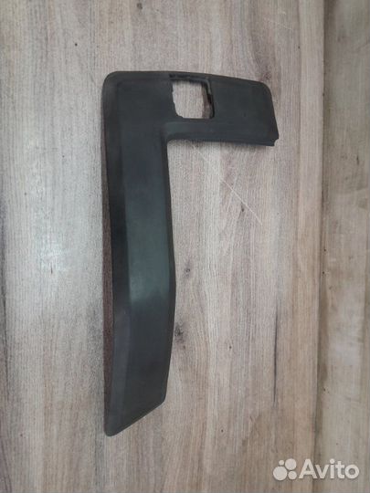 Накладка на бампер правая Ford Fusion