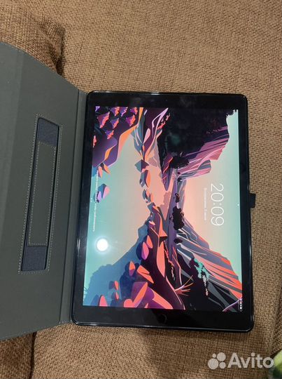 iPad pro 12 9 2017 (wifi + cellular) 256 Gb