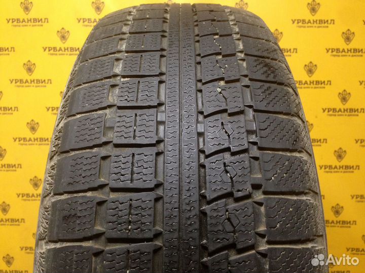 Toyo Winter Tranpath MK4a 215/60 R17