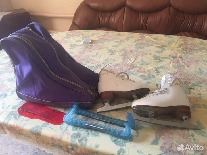 Коньки фигурные