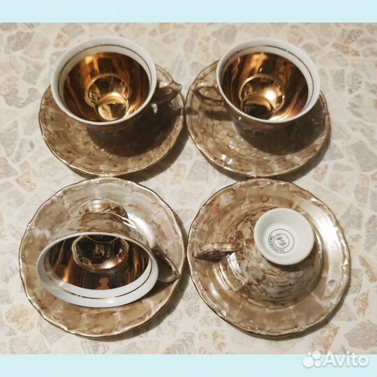Золотые блюдца с чашечками 4 пары