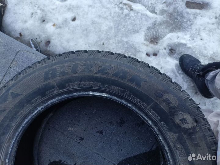 Bridgestone Blizzak Spike-01 185/65 R15