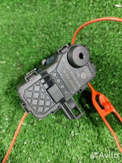 Замок лючка бензобака Audi A4 B8 cdnc (2.0) 2009