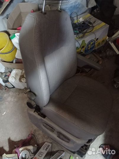 Сидение пассажирское Ford Transit