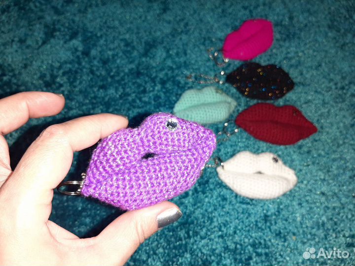 Брелок - губы (поцелуй )