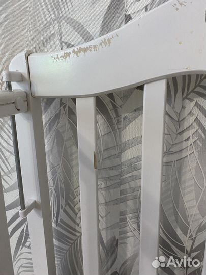 Детская кроватка с универсальным маятником