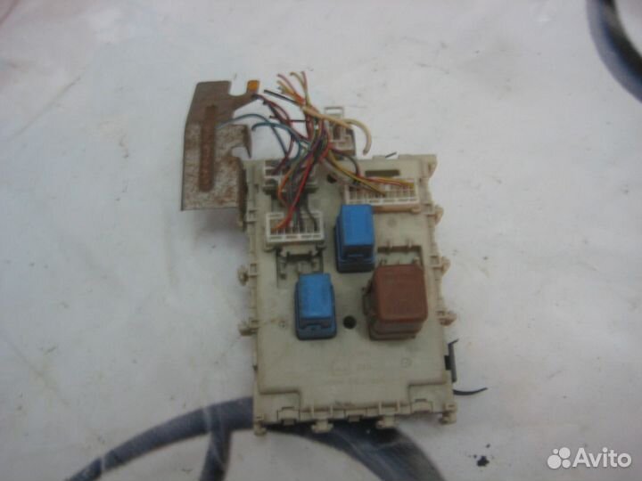 Блок предохранителей салонный Nissan Almera N16