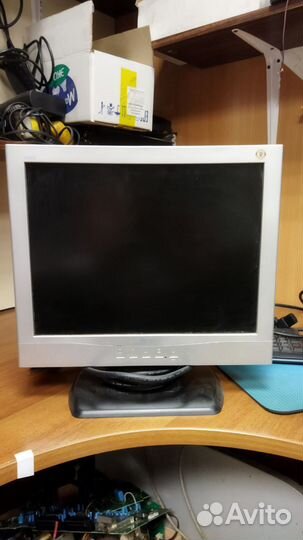Монитор LG 15