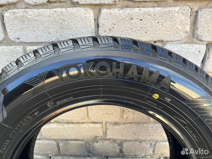 Yokohama Ice Guard IG65 215/65 R16 102T