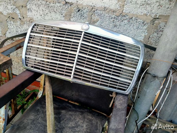 Решетка радиатора mercedes w123