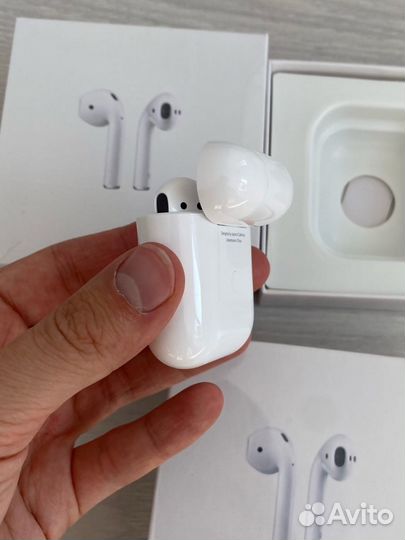 Airpods 2 / наушники / новые + чехол