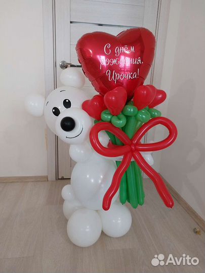 Мишка с букетом сердец