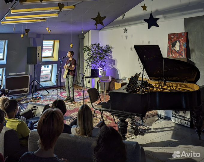 Преподаватель по вокалу и гитаре