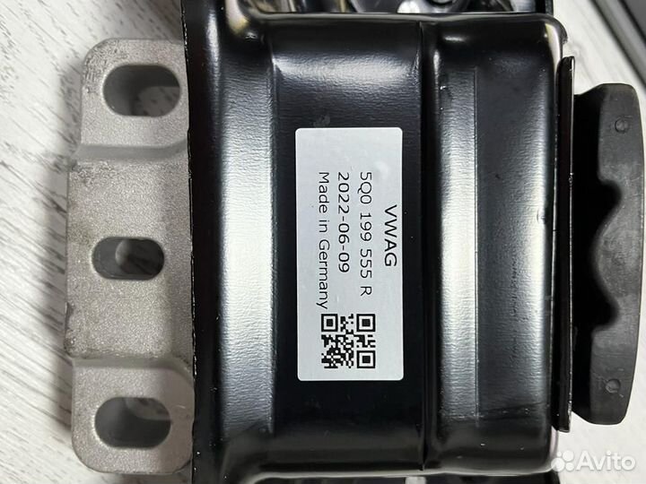 Подушка опора двигателя Skoda Octavia A7 1.4-1.8