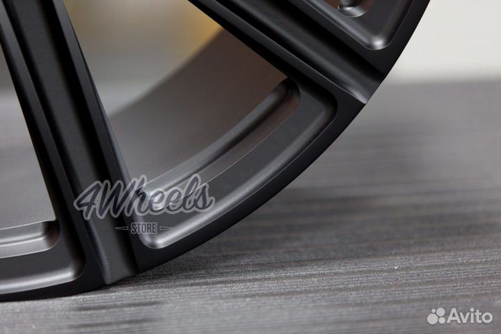 Кованые диски Bentley Bentayga R24