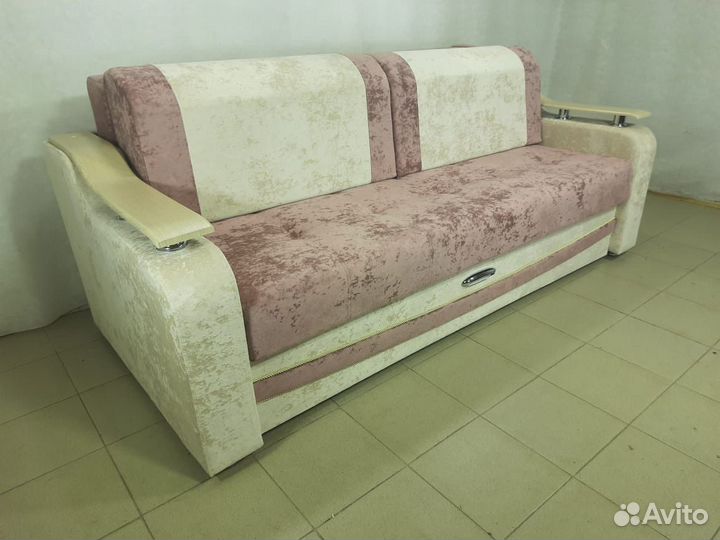 Диван на металлокаркасе