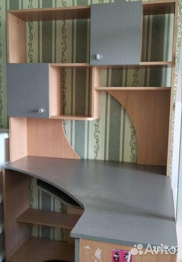 Компьютерный стол