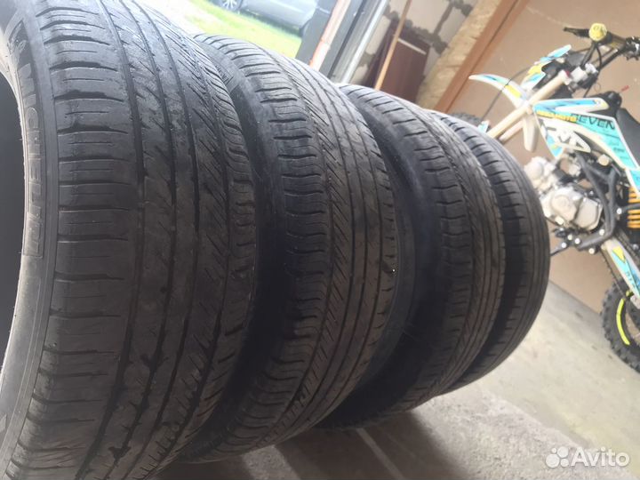 Michelin Agilis 215/65 R16