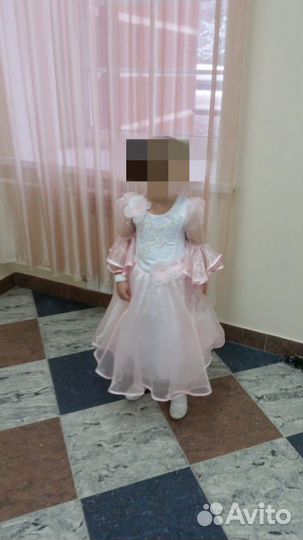 Красивое праздничное платье на 2-3года