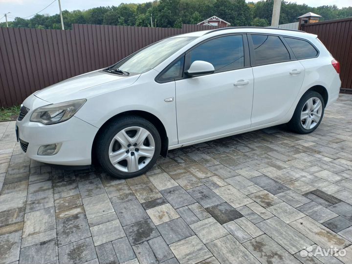Opel Astra, 2012