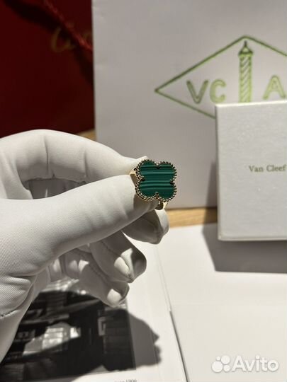 Кольцо Van Cleef с малахитом