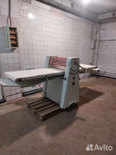 Машина тестораскаточная