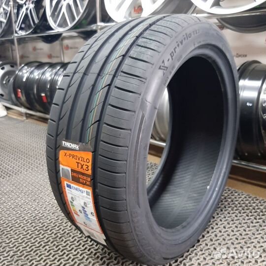 Tracmax X-Privilo TX3 245/40 R18 97Y