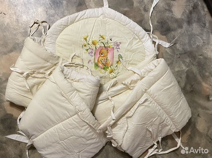 Мягкий бортик в кроватку