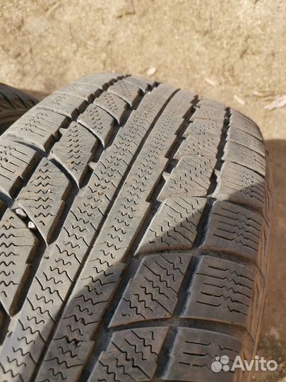 Triangle TR777 215/55 R17