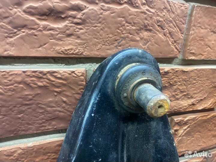 Рычаг передний левый LADA Largus X-Ray Logan 2