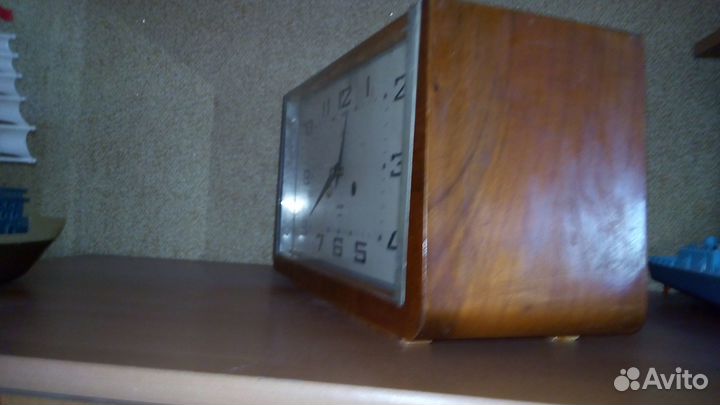 Настольные часы Янтарь с боем