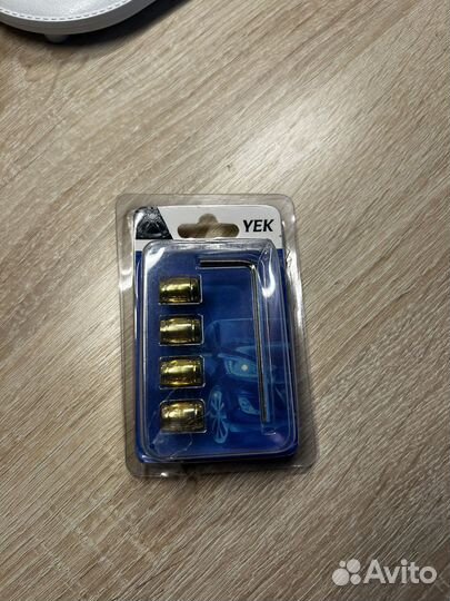 Колпачки на нипель колеса с секреткой