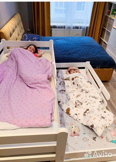 Кровать выкатная для двоих детей из бука