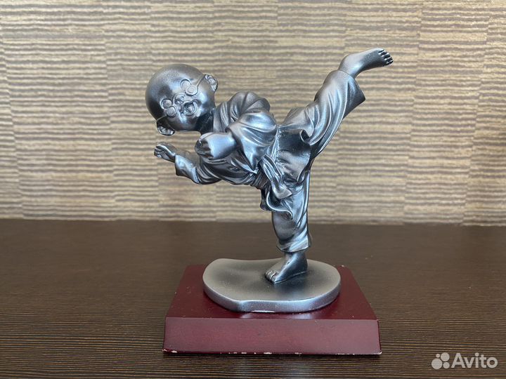 Фигурки шаолиньских монахов коллекционные