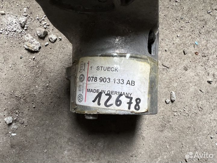 Натяжитель ремня VAG 2.4-2.8 B5