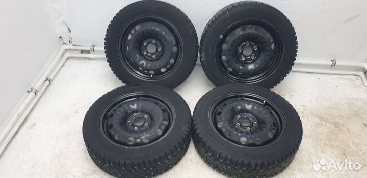 Колеса зима VolksWagen Polo R15 5x100 Nokian