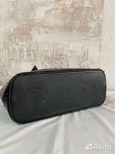 Сумка женская лаковая черная