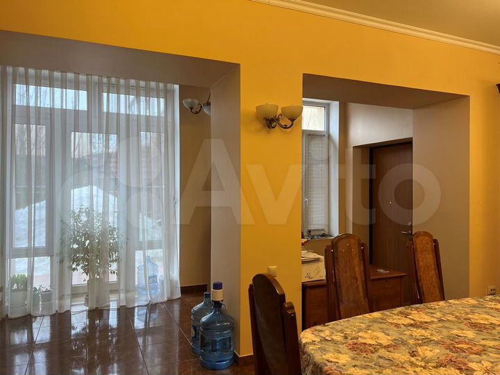 Дом 487,7 м² на участке 6,2 сот.