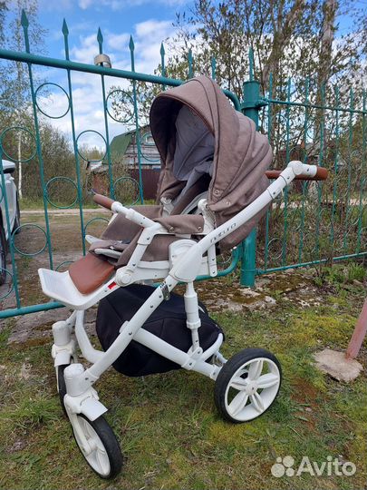 Продаю хорошую коляску 0+ с автолюлькой
