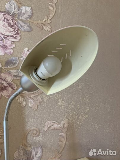 Лампа настольная